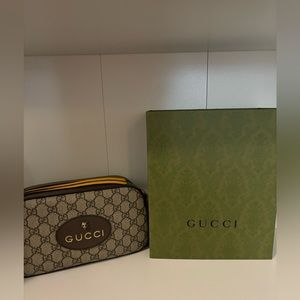 Neo Vintage GG Supreme messenger bag